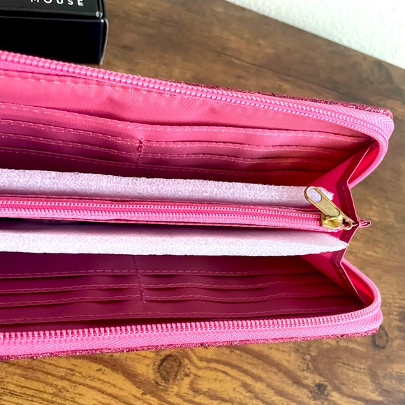 DISNEY BUNDLE MINNIE GLITTER WALLET & MINNIE EARRINGS - Picture 7 of 10